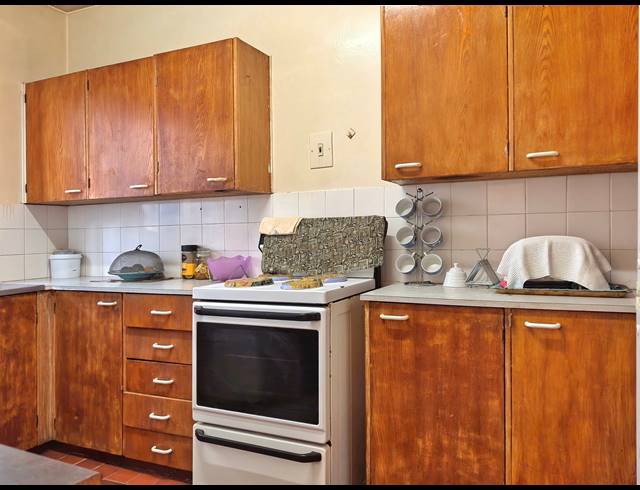 3 BEDROOM DUPLEX FOR SALE IN WINDSOR WEST
